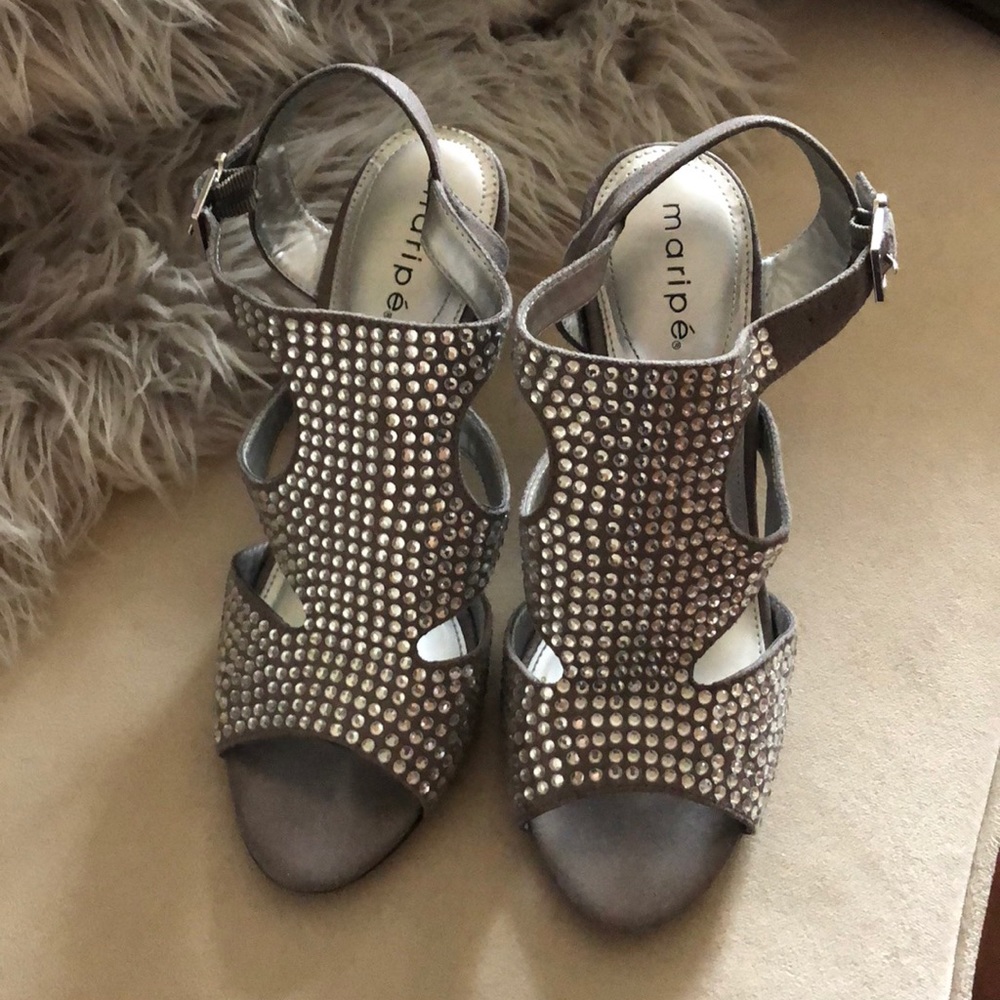 Shoes - Picture 2 of 4